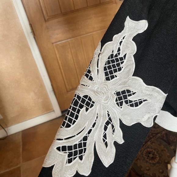 Stellah Top/Sweatshirt - Picture 5 of 6